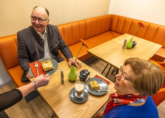 & Cafe Abendroete بيت ضيافة كورورت أوبين